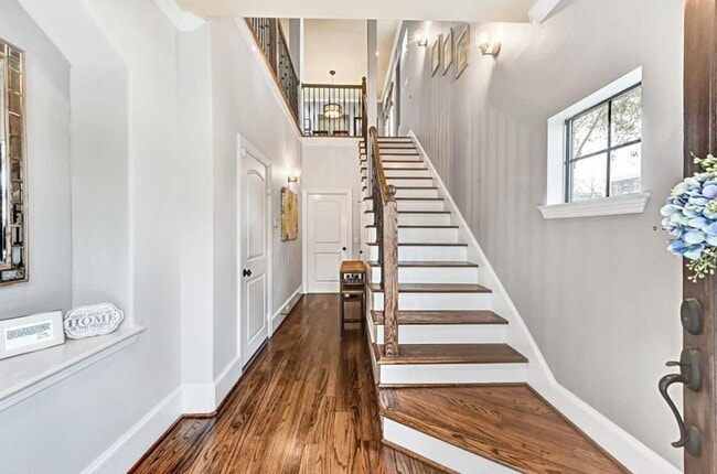 property at 5307 Lillian St