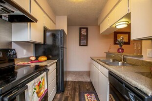 Magnolia Pointe in Longview, TX - Building Photo