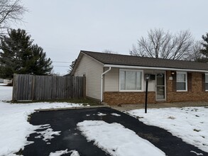 2383 Zircon St NE, Unit #1 in Canton, OH - Building Photo - Building Photo