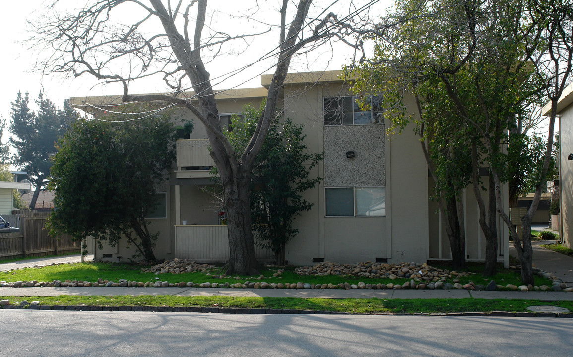 218 Edith St in Petaluma, CA - Building Photo