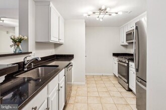 11710 Old Georgetown Rd in North Bethesda, MD - Building Photo - Building Photo