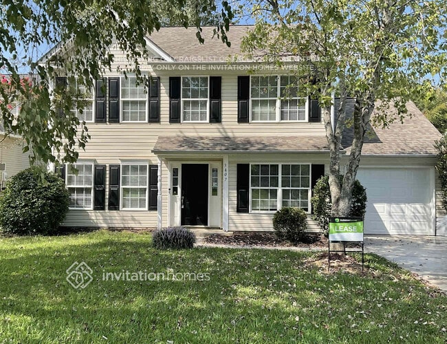 property at 3407 E Fairmeadow Dr