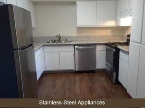 Gates Villas in Fresno, CA - Building Photo - Building Photo