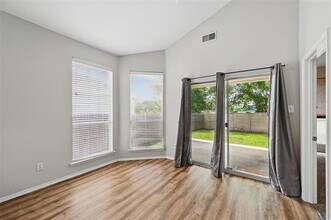 7464 Maroon Dr in Fort Worth, TX - Building Photo - Building Photo