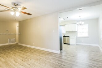 2740 SW 7th St in Fort Lauderdale, FL - Building Photo - Building Photo