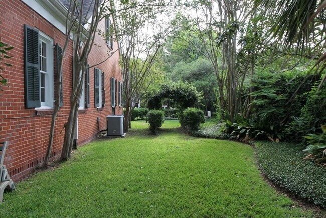 property at 5326 Mandell St