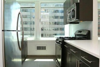 180 180th St in New York, NY - Building Photo - Building Photo
