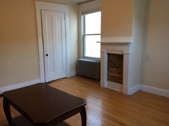 282 Brackett Street, Unit 2 in Portland, ME - Building Photo - Building Photo