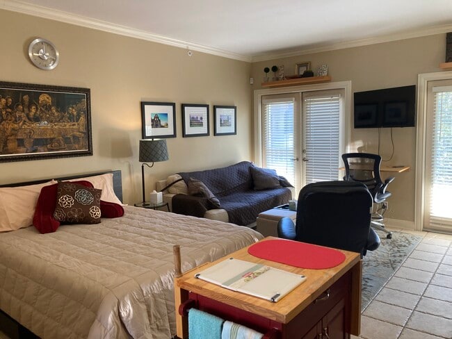 221 Lexington Ave, Unit 317 in San Antonio, TX - Building Photo - Building Photo