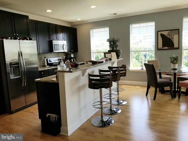 500 Regatta Dr-Unit -2525 in Philadelphia, PA - Building Photo - Building Photo