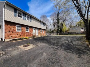 23 B Van Wicklen Ct in Northport, NY - Building Photo - Building Photo