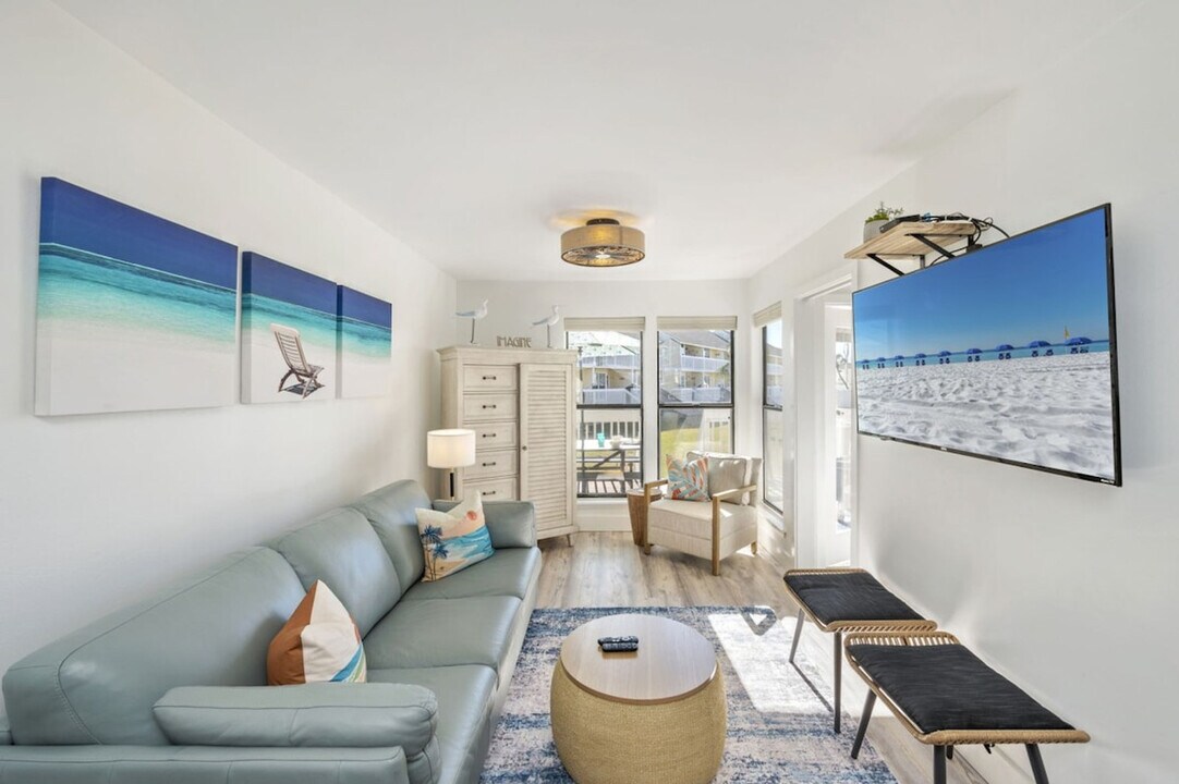 775 Gulf Shore Dr in Destin, FL - Building Photo