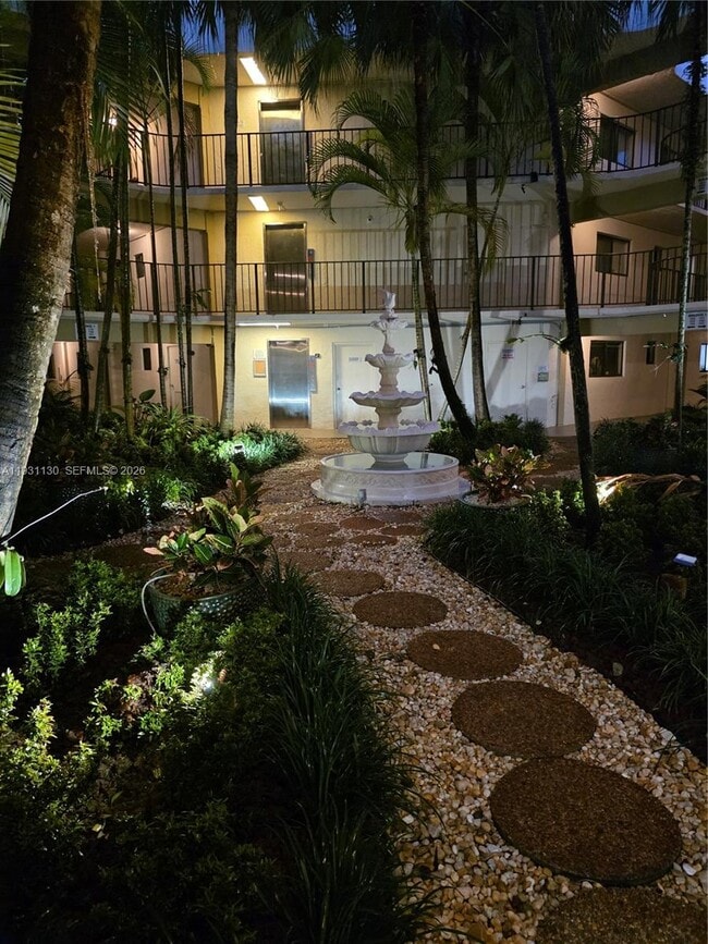 8035 SW 107th Ave in Miami, FL - Building Photo - Building Photo
