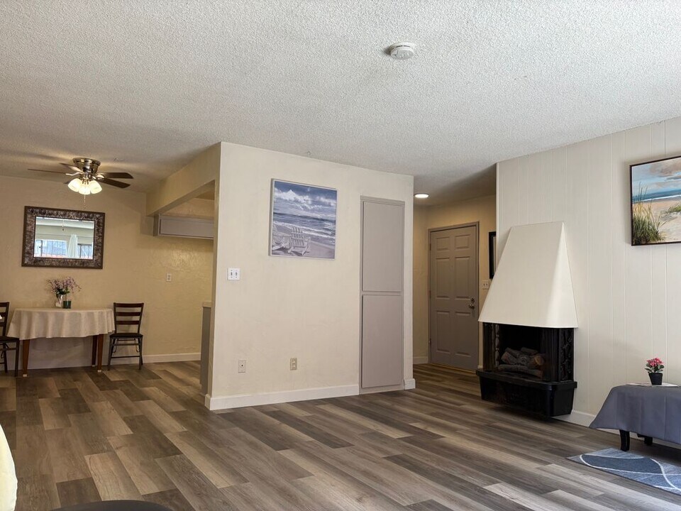 2706 Voorhees Ave in Redondo Beach, CA - Building Photo