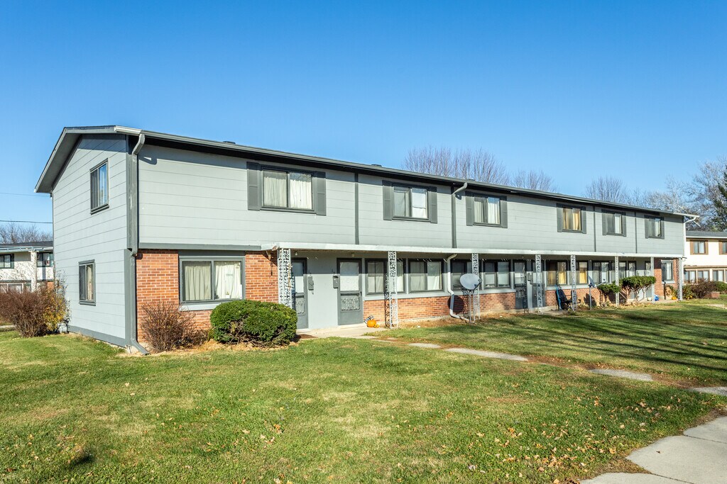 Sinnissippi Townhomes Sterling, IL Apartments