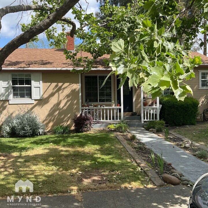 4025 Colonial Way in Sacramento, CA - Building Photo