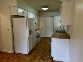 105 Bucy Cir in Paris, TN - Building Photo - Building Photo