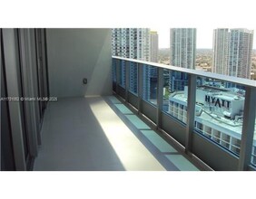 200 Biscayne Blvd in Miami, FL - Building Photo - Building Photo