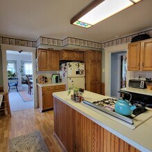 51 Crown St, Unit #2 in Westfield, MA - Building Photo - Building Photo