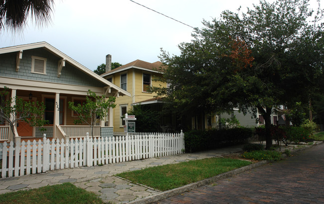 526 5th St N in St. Petersburg, FL - Building Photo - Building Photo