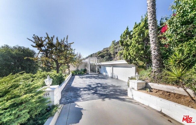 property at 8900 Alto Cedro Dr
