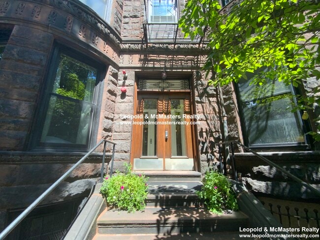 379 Commonwealth Ave, Unit 5A