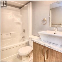 58 Howe Dr in Kitchener, ON - Building Photo - Building Photo