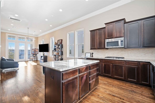 property at 1030 Live Oak St