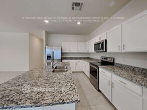 6333 W Latona Rd, Unit D101 in Phoenix, AZ - Building Photo - Building Photo