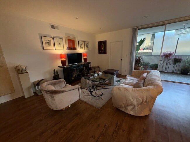 1541 Hayworth Ave in Los Angeles, CA - Building Photo - Building Photo