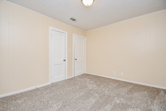 property at 225 17th Ave N