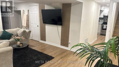 252 Howell Crescent in Pickering, ON - Building Photo - Building Photo