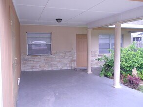 5708 2nd St W in Bradenton, FL - Building Photo - Building Photo