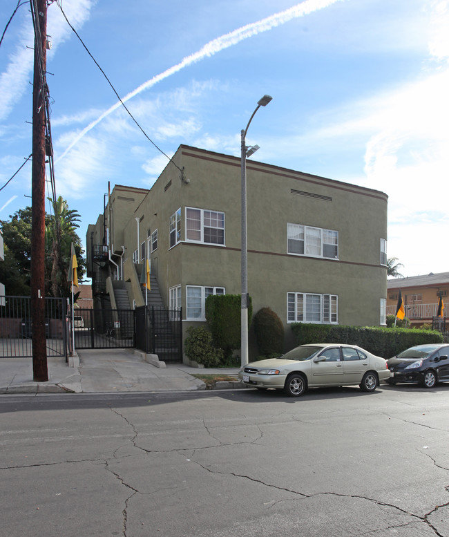 1716-1722 N Serrano Ave in Los Angeles, CA - Building Photo - Building Photo