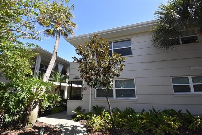 property at 220 6th Ave N