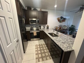 2050 S 1400 E in Saint George, UT - Foto de edificio - Building Photo