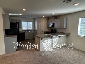 114 Christian Ave in Oroville, CA - Building Photo - Building Photo