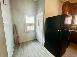 87 King St E in Chatham, ON - Building Photo - Building Photo