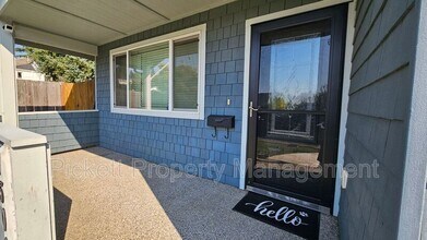 1506 N Cambrian Ave in Bremerton, WA - Building Photo - Building Photo