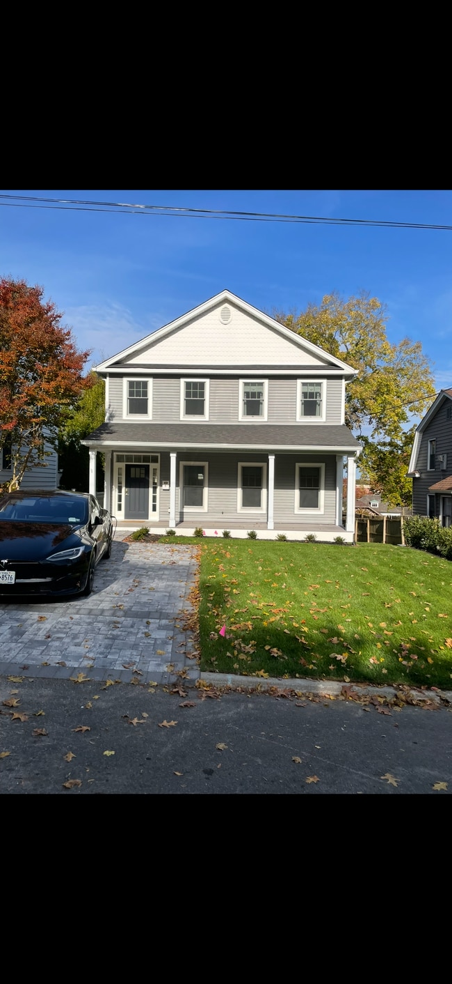 5 Crescent Dr, Unit 5 Crescent