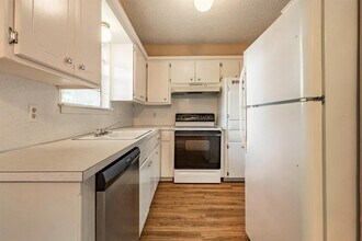 1220 E Brooks St in Norman, OK - Building Photo - Building Photo