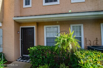 10075 Gate Pkwy in Jacksonville, FL - Building Photo - Building Photo
