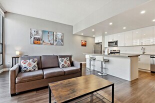 78 Gerrard St W in Toronto, ON - Building Photo