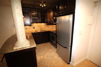 101 E McNab Rd in Pompano Beach, FL - Building Photo - Building Photo
