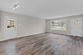 102 Southwood Cir in Garner, NC - Building Photo - Building Photo