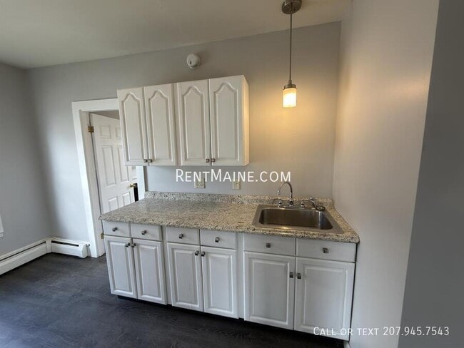 62 High St in Bangor, ME - Building Photo - Building Photo