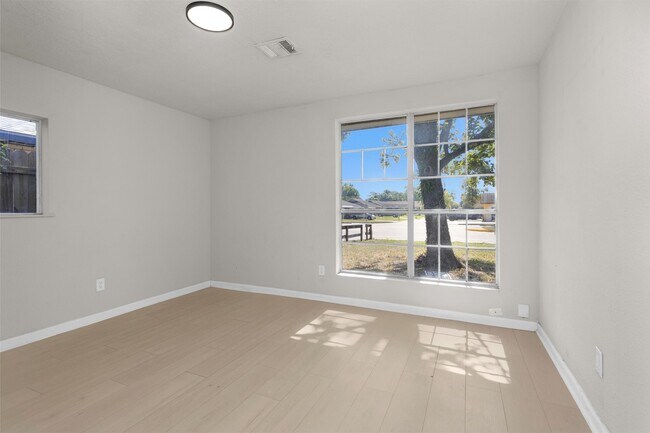 15225 Woodforest Blvd in Channelview, TX - Building Photo - Building Photo