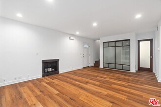 2508 Arizona Ave in Santa Monica, CA - Building Photo - Building Photo