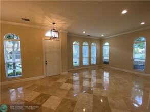 105 Via Floresta Dr in Boca Raton, FL - Building Photo - Building Photo