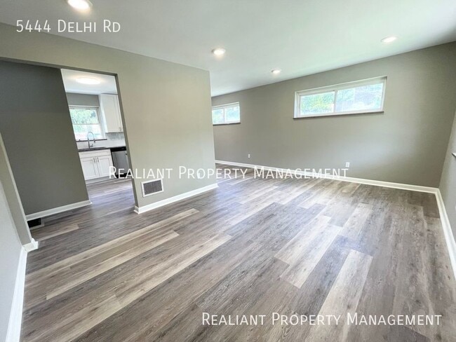 5444 Delhi Rd in Cincinnati, OH - Building Photo - Building Photo